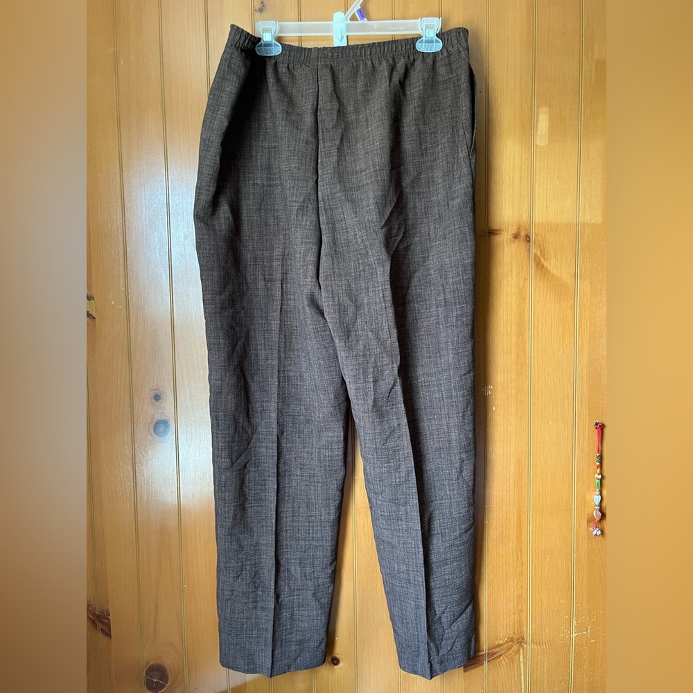 Nikki Women's Pants brown long Elastic Waist pull on with  Pockets Size 16